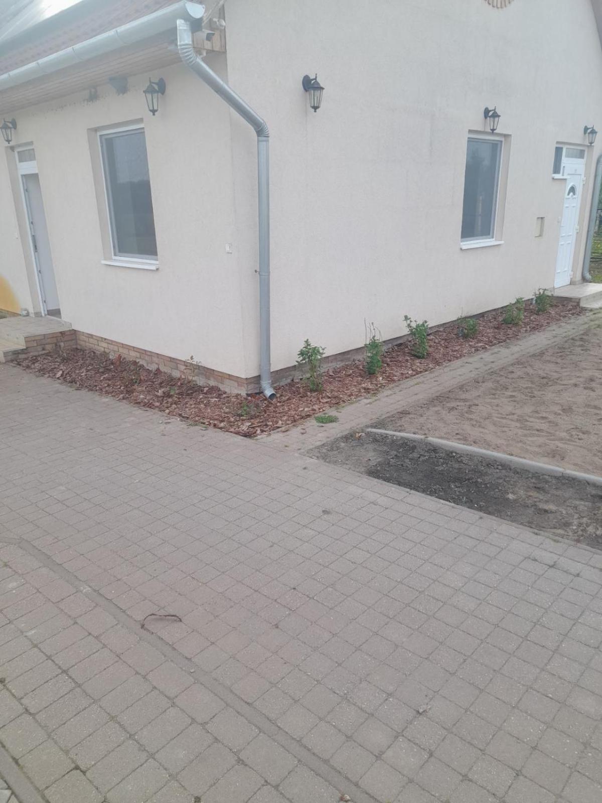 Village Garden Family Guest House Tiszakanyár Rum bild